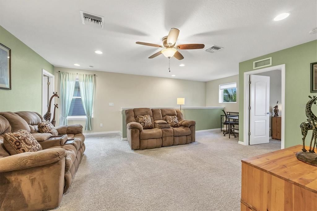 На продажу: $560,000 (4 спален, 3 ванн, 2200 Квадратных фут)