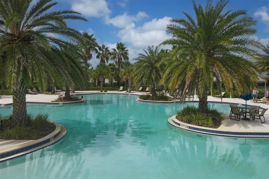 На продажу: $560,000 (4 спален, 3 ванн, 2200 Квадратных фут)