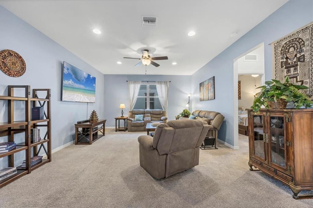 На продажу: $560,000 (4 спален, 3 ванн, 2200 Квадратных фут)