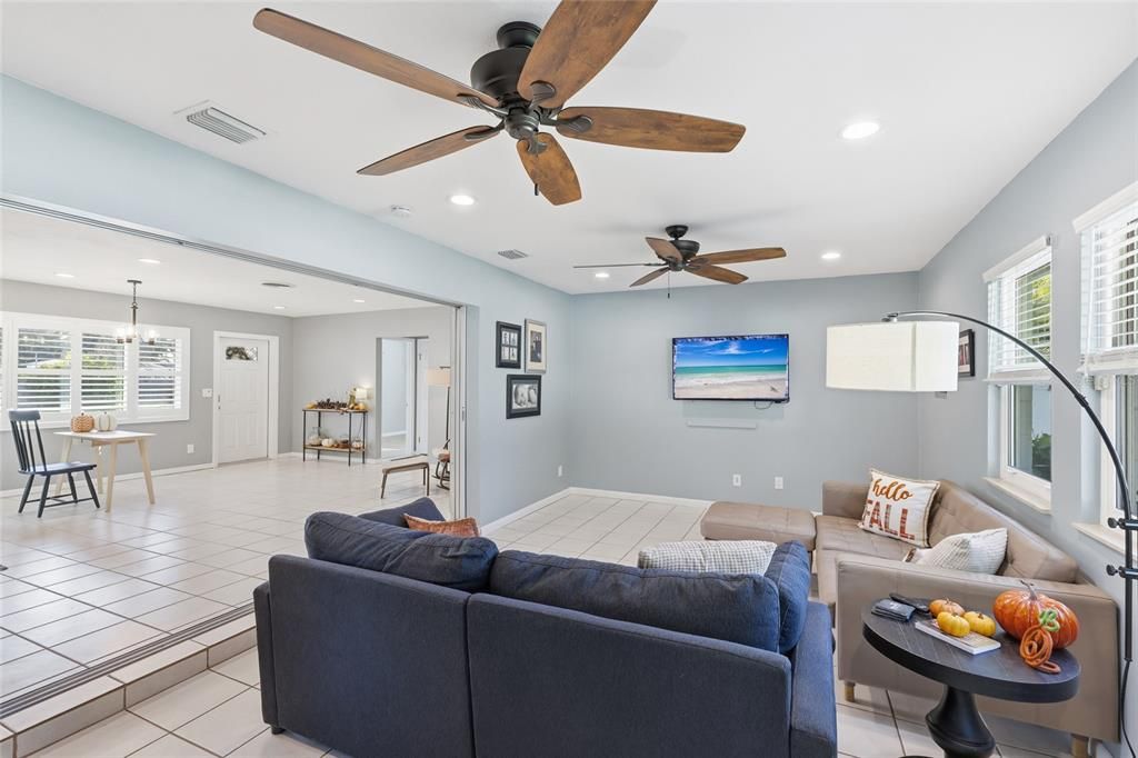 For Sale: $675,000 (3 beds, 2 baths, 1728 Square Feet)