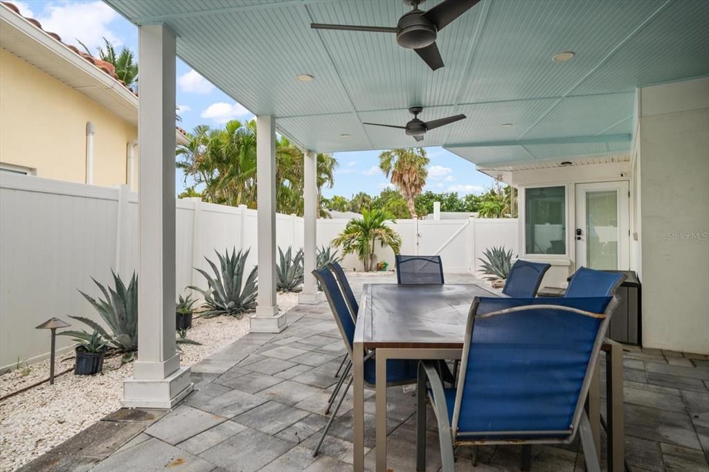 待售: $1,450,000 (4 贝兹, 3 浴室, 2236 平方英尺)