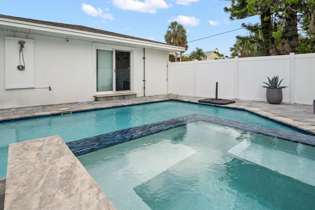 待售: $1,450,000 (4 贝兹, 3 浴室, 2236 平方英尺)