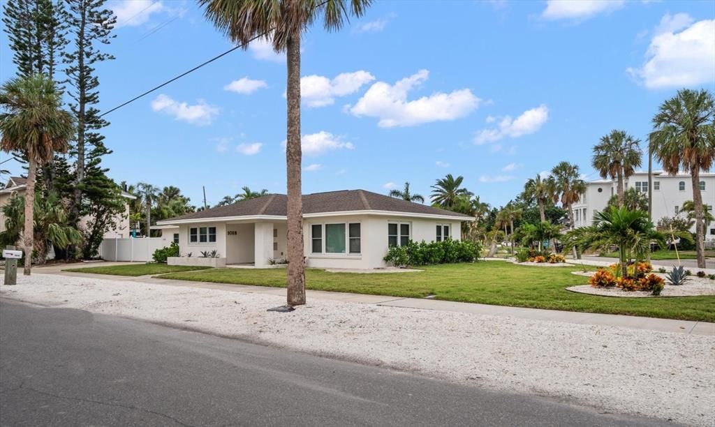 待售: $1,450,000 (4 贝兹, 3 浴室, 2236 平方英尺)