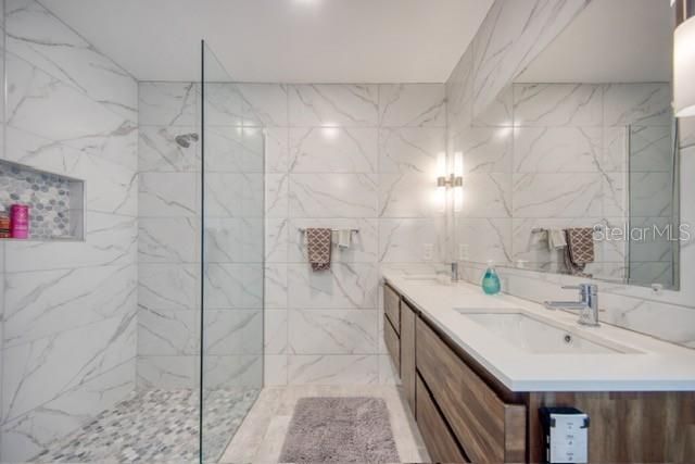 待售: $1,450,000 (4 贝兹, 3 浴室, 2236 平方英尺)