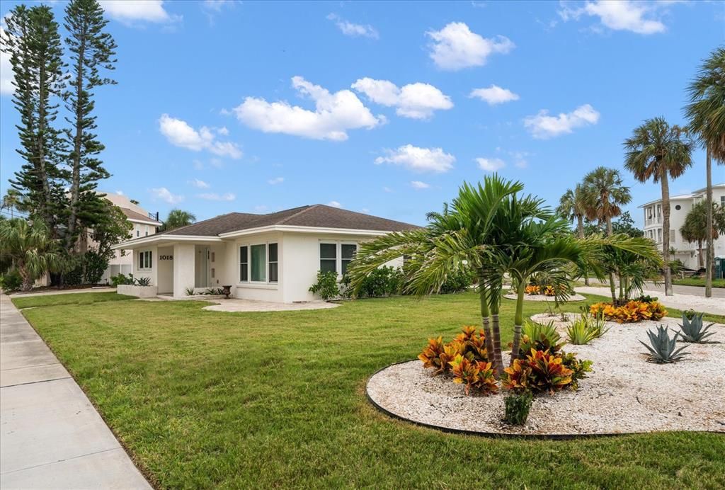 待售: $1,450,000 (4 贝兹, 3 浴室, 2236 平方英尺)