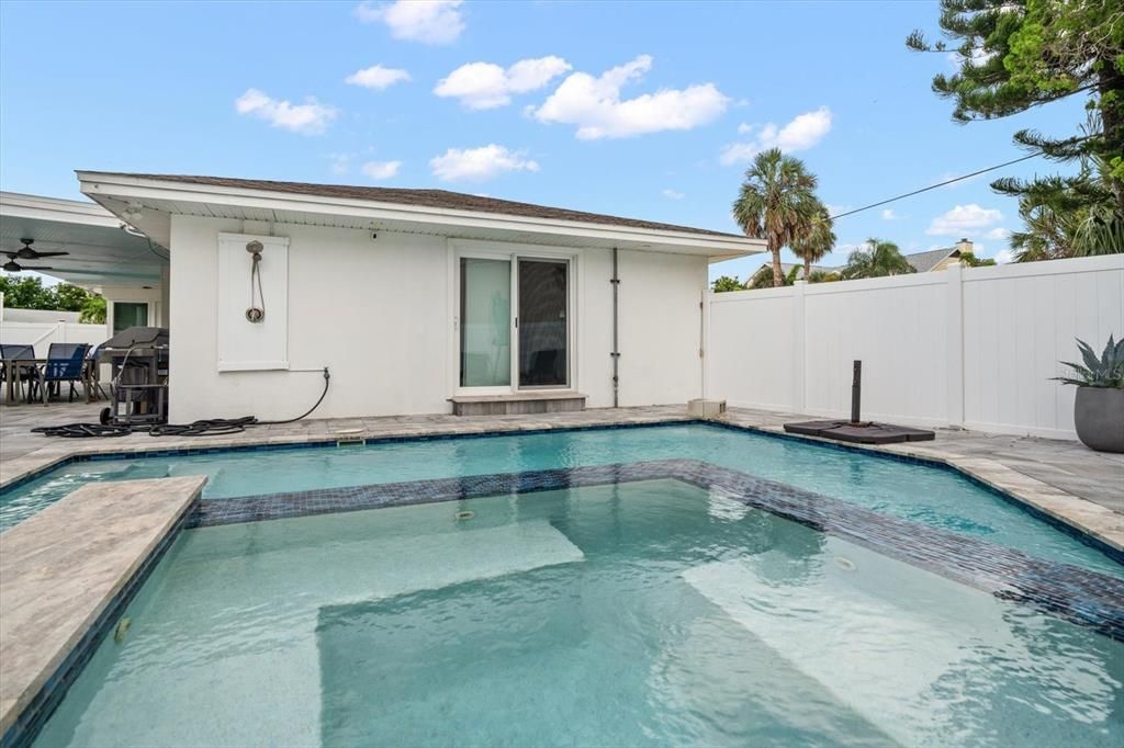 待售: $1,450,000 (4 贝兹, 3 浴室, 2236 平方英尺)