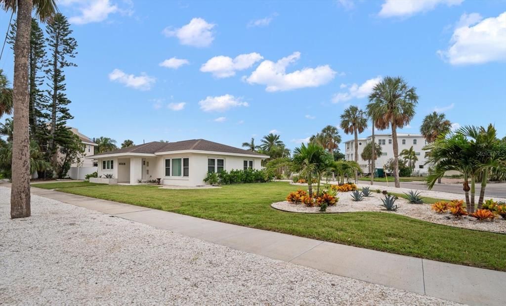 待售: $1,450,000 (4 贝兹, 3 浴室, 2236 平方英尺)