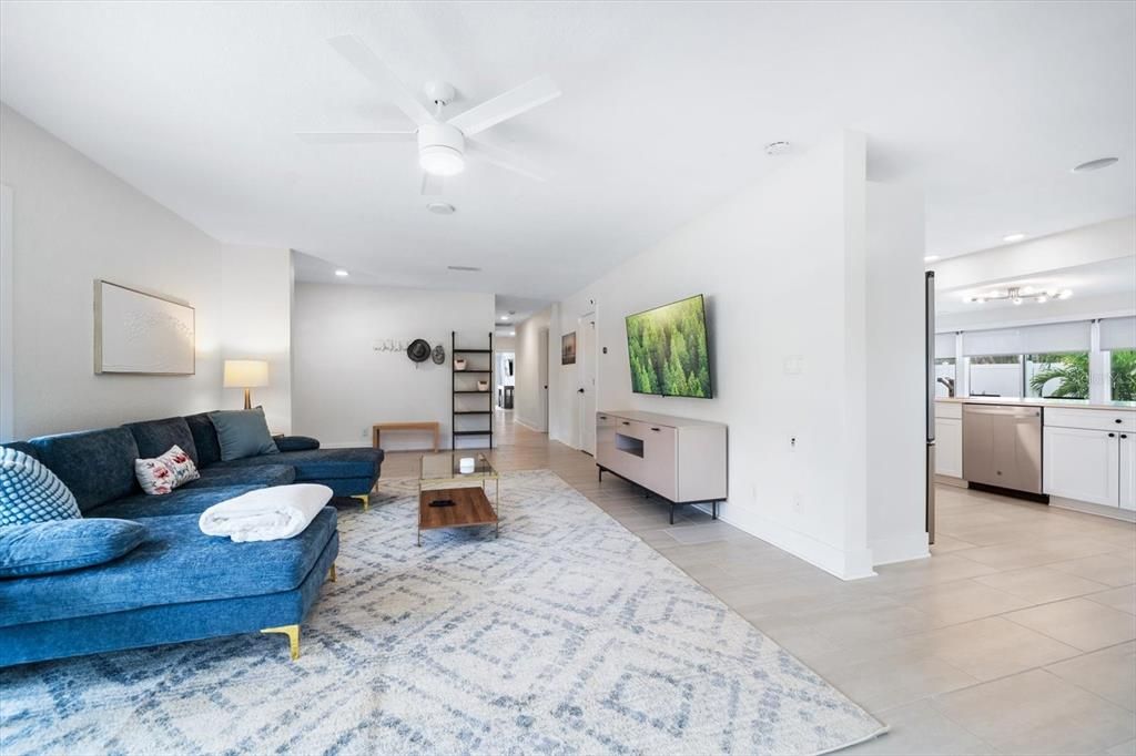 待售: $1,450,000 (4 贝兹, 3 浴室, 2236 平方英尺)