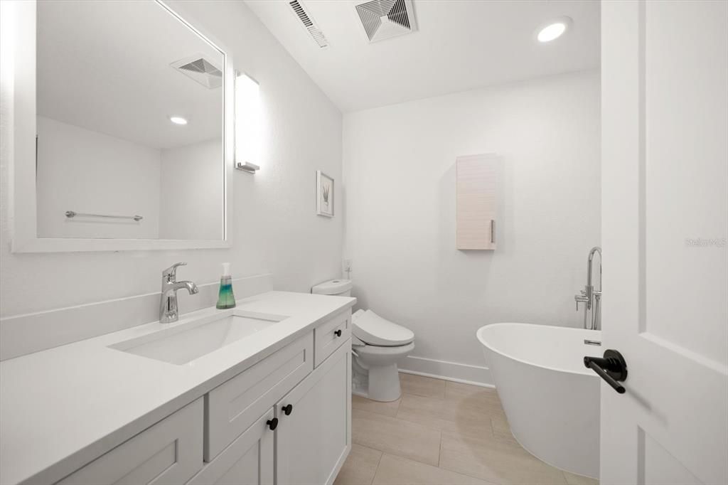 待售: $1,450,000 (4 贝兹, 3 浴室, 2236 平方英尺)