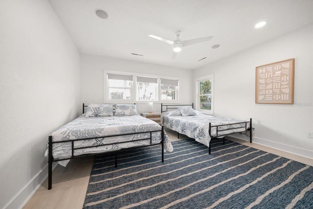 待售: $1,450,000 (4 贝兹, 3 浴室, 2236 平方英尺)