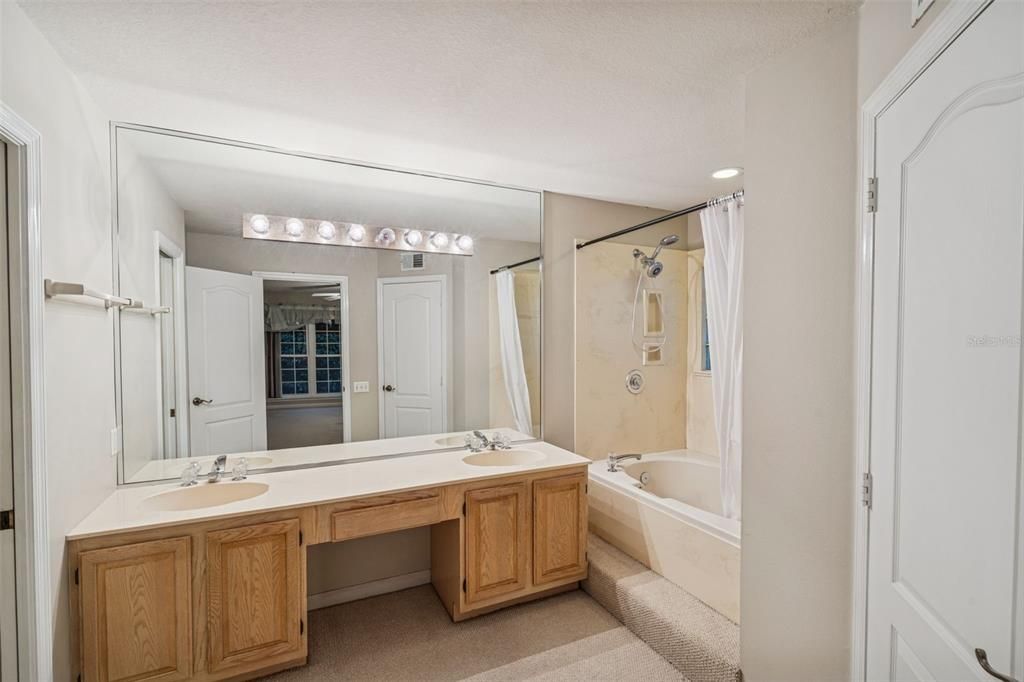 出租: $3,150 (3 贝兹, 2 浴室, 2074 平方英尺)