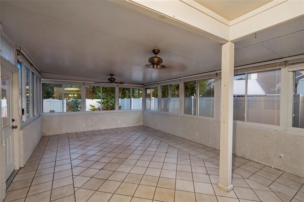 出租: $3,150 (3 贝兹, 2 浴室, 2074 平方英尺)