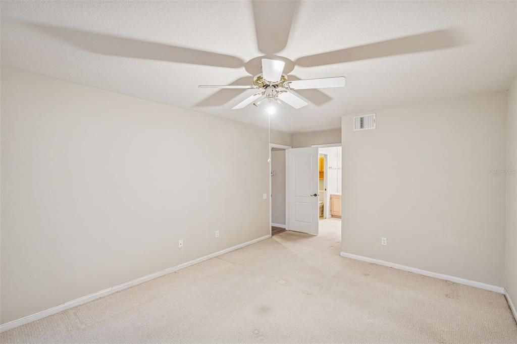 出租: $3,150 (3 贝兹, 2 浴室, 2074 平方英尺)