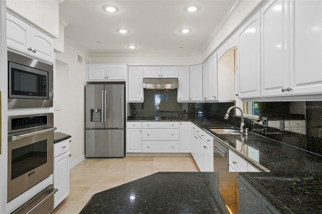 В аренду: $15,000 (5 спален, 3 ванн, 4448 Квадратных фут)