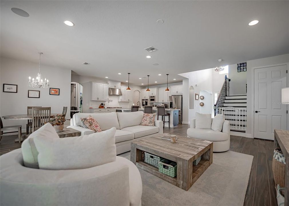 For Sale: $1,049,000 (7 beds, 4 baths, 4847 Square Feet)