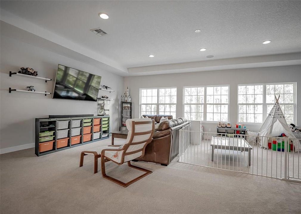 For Sale: $1,049,000 (7 beds, 4 baths, 4847 Square Feet)