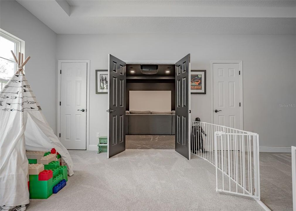 For Sale: $1,049,000 (7 beds, 4 baths, 4847 Square Feet)