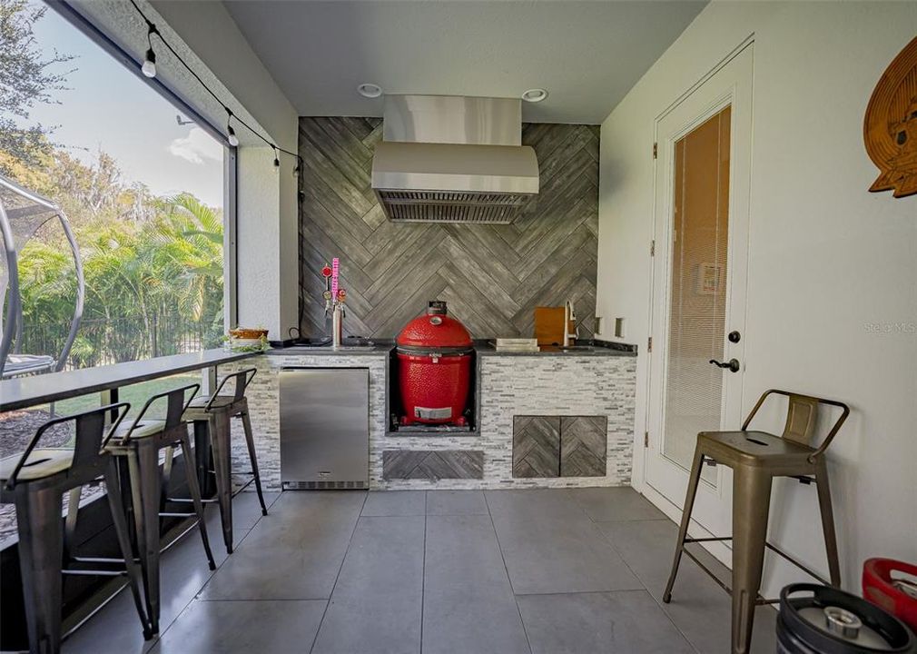 For Sale: $1,049,000 (7 beds, 4 baths, 4847 Square Feet)