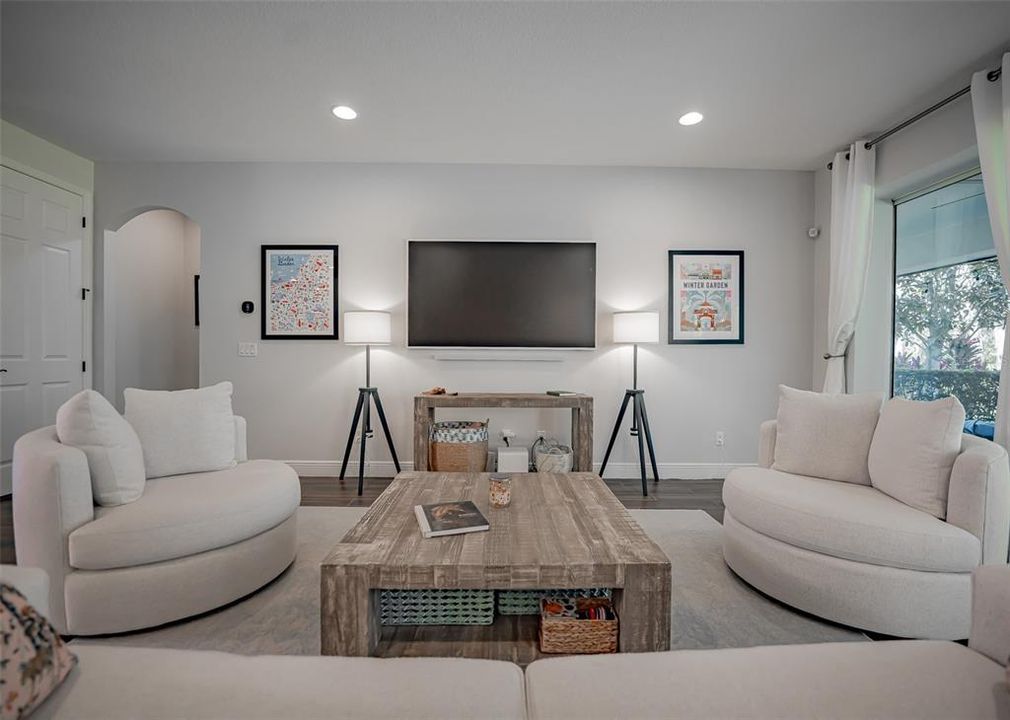 For Sale: $1,049,000 (7 beds, 4 baths, 4847 Square Feet)