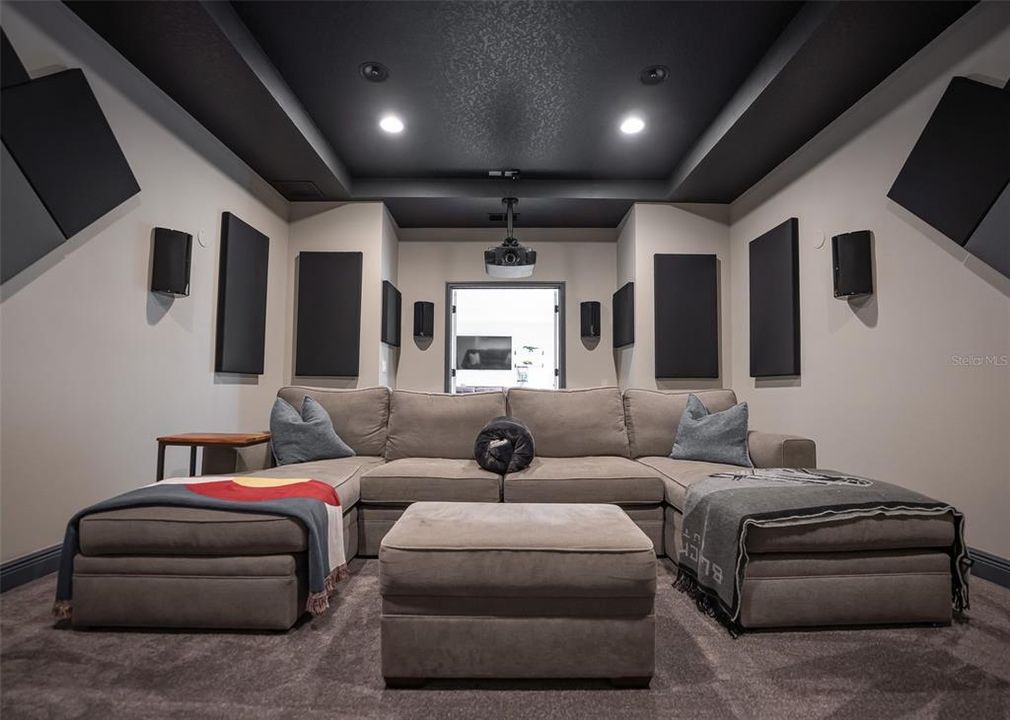 For Sale: $1,049,000 (7 beds, 4 baths, 4847 Square Feet)