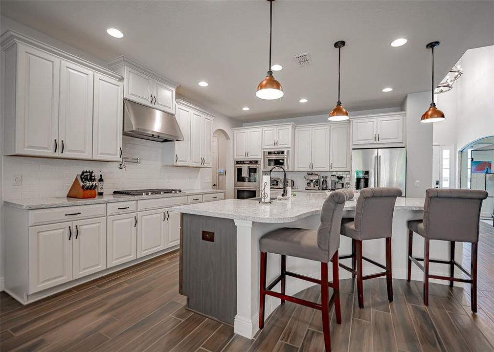 For Sale: $1,049,000 (7 beds, 4 baths, 4847 Square Feet)