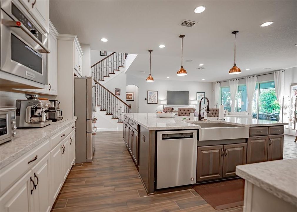 For Sale: $1,049,000 (7 beds, 4 baths, 4847 Square Feet)