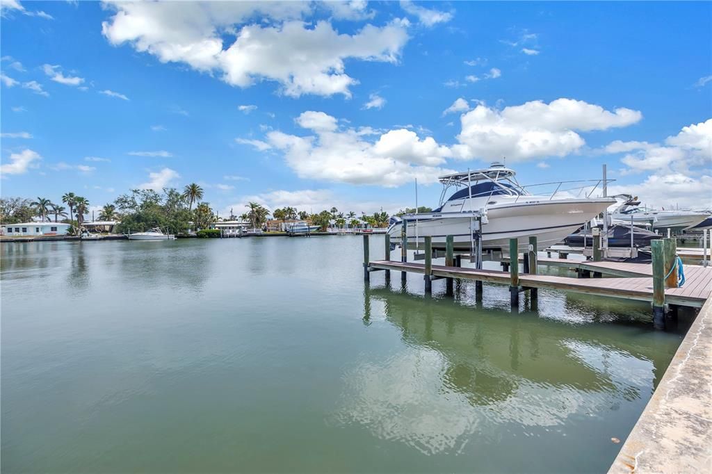 For Sale: $995,000 (3 beds, 2 baths, 1812 Square Feet)