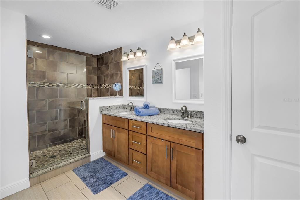 For Sale: $995,000 (3 beds, 2 baths, 1812 Square Feet)