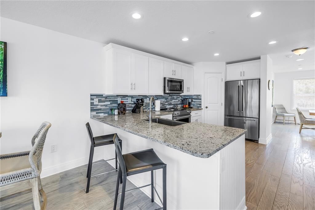 For Sale: $995,000 (3 beds, 2 baths, 1812 Square Feet)