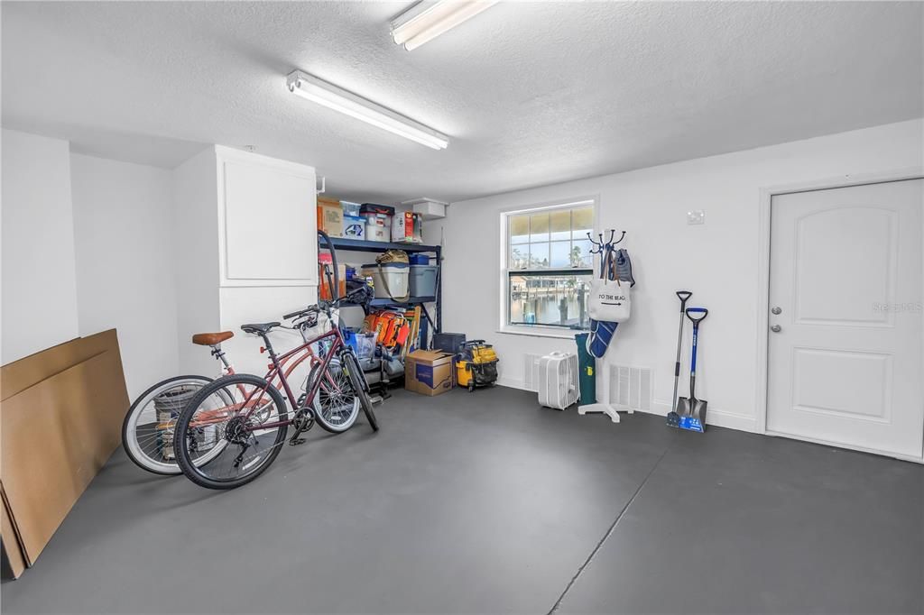 For Sale: $995,000 (3 beds, 2 baths, 1812 Square Feet)