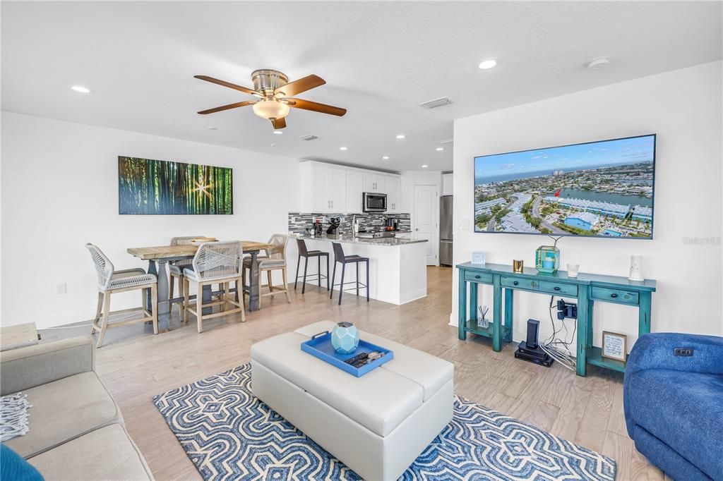 For Sale: $995,000 (3 beds, 2 baths, 1812 Square Feet)