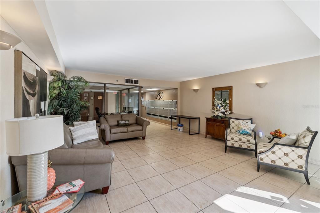 待售: $239,900 (2 贝兹, 1 浴室, 1085 平方英尺)