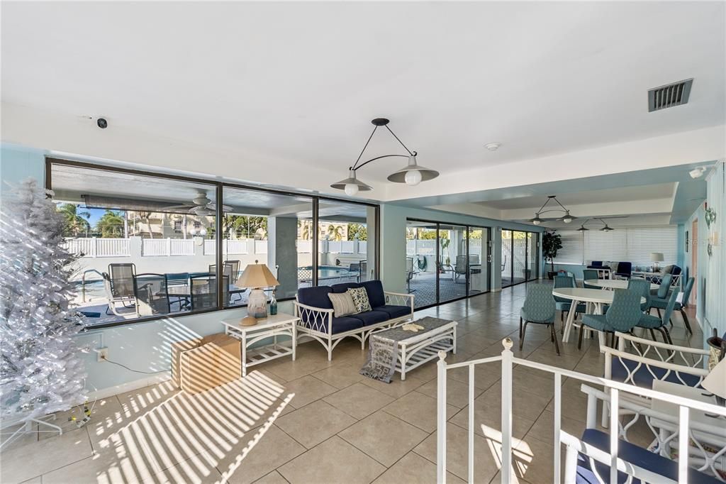 待售: $239,900 (2 贝兹, 1 浴室, 1085 平方英尺)