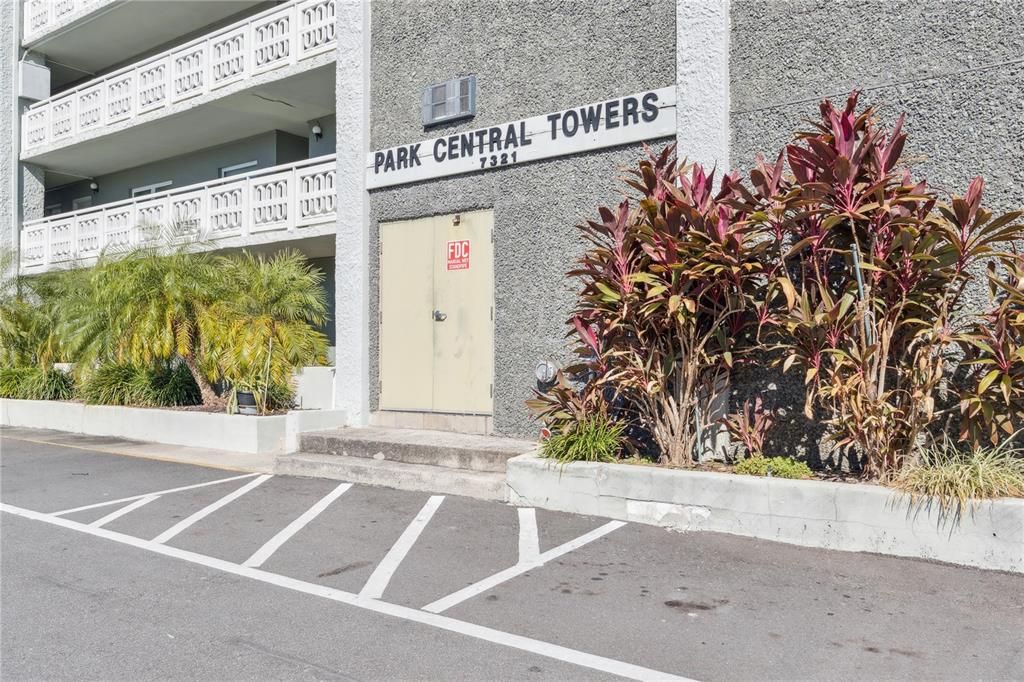 待售: $239,900 (2 贝兹, 1 浴室, 1085 平方英尺)