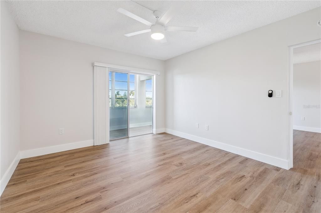 待售: $239,900 (2 贝兹, 1 浴室, 1085 平方英尺)