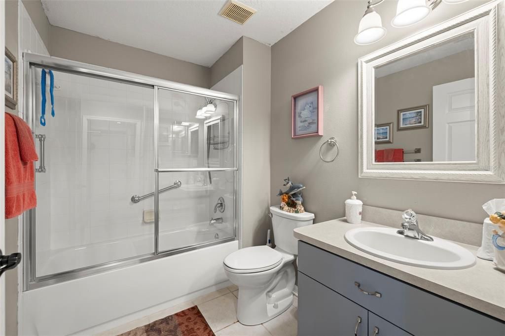 На продажу: $394,900 (3 спален, 2 ванн, 1650 Квадратных фут)