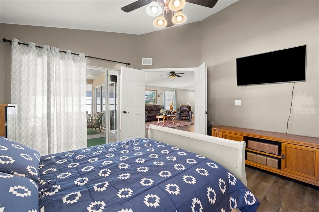 На продажу: $394,900 (3 спален, 2 ванн, 1650 Квадратных фут)