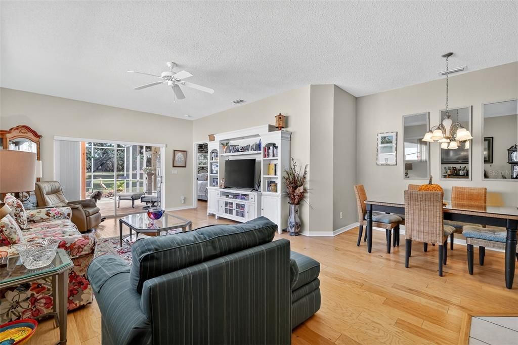 待售: $315,000 (3 贝兹, 2 浴室, 1588 平方英尺)