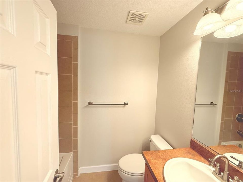 For Rent: $2,425 (2 beds, 2 baths, 1064 Square Feet)