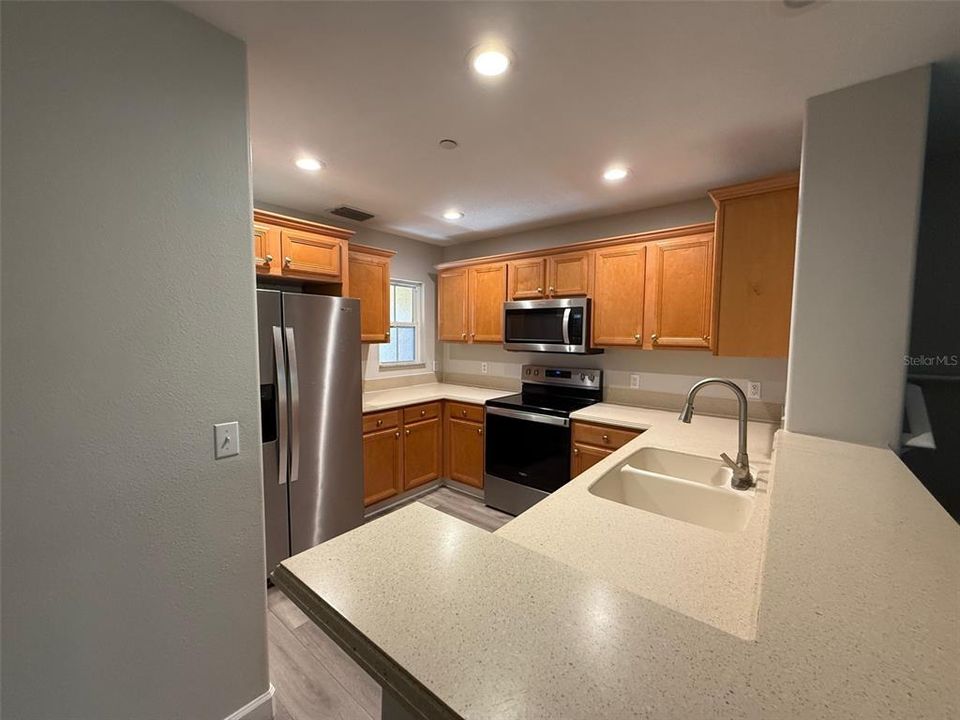 For Rent: $2,425 (2 beds, 2 baths, 1064 Square Feet)