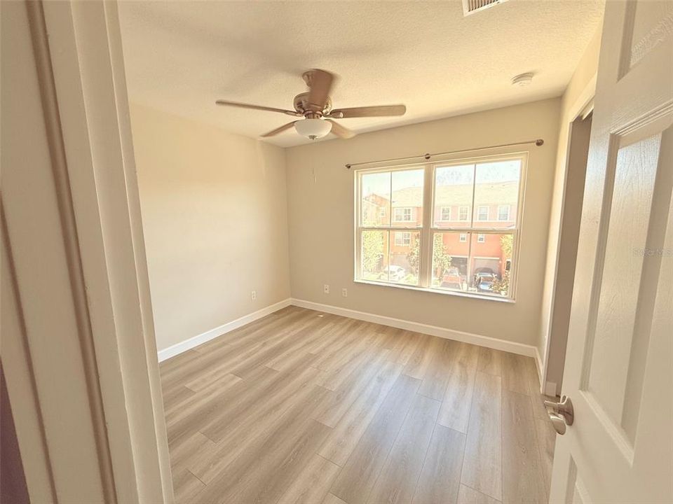For Rent: $2,425 (2 beds, 2 baths, 1064 Square Feet)