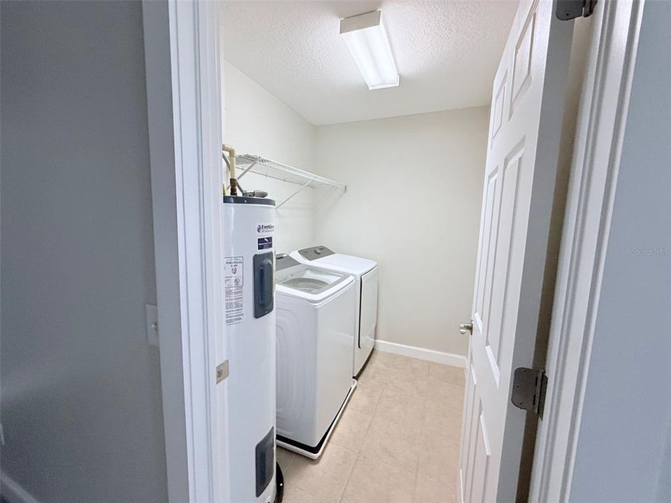 For Rent: $2,425 (2 beds, 2 baths, 1064 Square Feet)