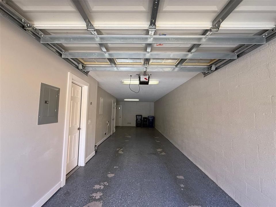 For Rent: $2,425 (2 beds, 2 baths, 1064 Square Feet)