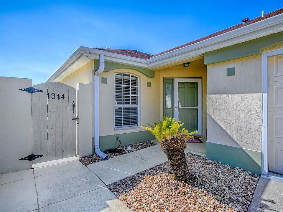 Activo con contrato: $284,900 (2 camas, 2 baños, 1129 Pies cuadrados)