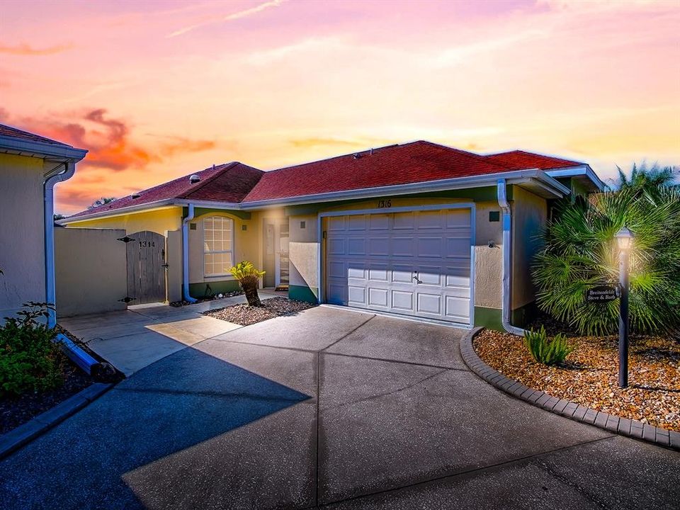 Activo con contrato: $284,900 (2 camas, 2 baños, 1129 Pies cuadrados)