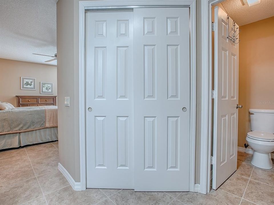 Activo con contrato: $284,900 (2 camas, 2 baños, 1129 Pies cuadrados)