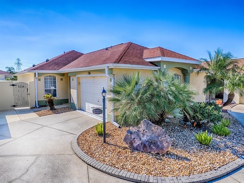 Activo con contrato: $284,900 (2 camas, 2 baños, 1129 Pies cuadrados)