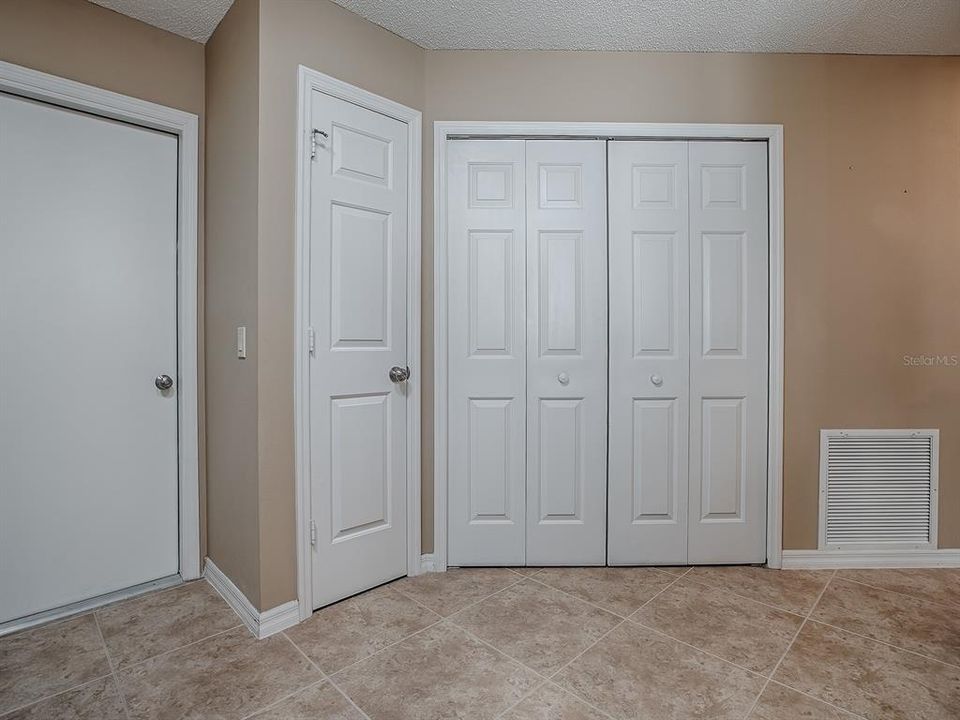 Activo con contrato: $284,900 (2 camas, 2 baños, 1129 Pies cuadrados)