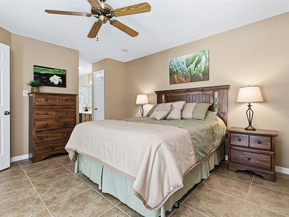 Activo con contrato: $284,900 (2 camas, 2 baños, 1129 Pies cuadrados)