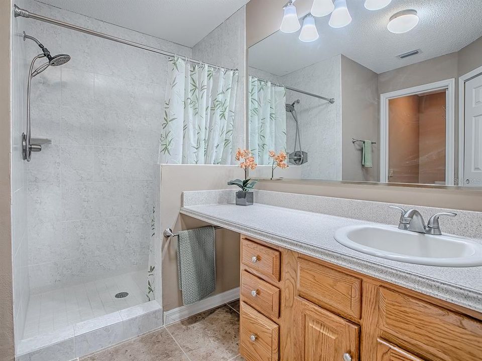 Activo con contrato: $284,900 (2 camas, 2 baños, 1129 Pies cuadrados)